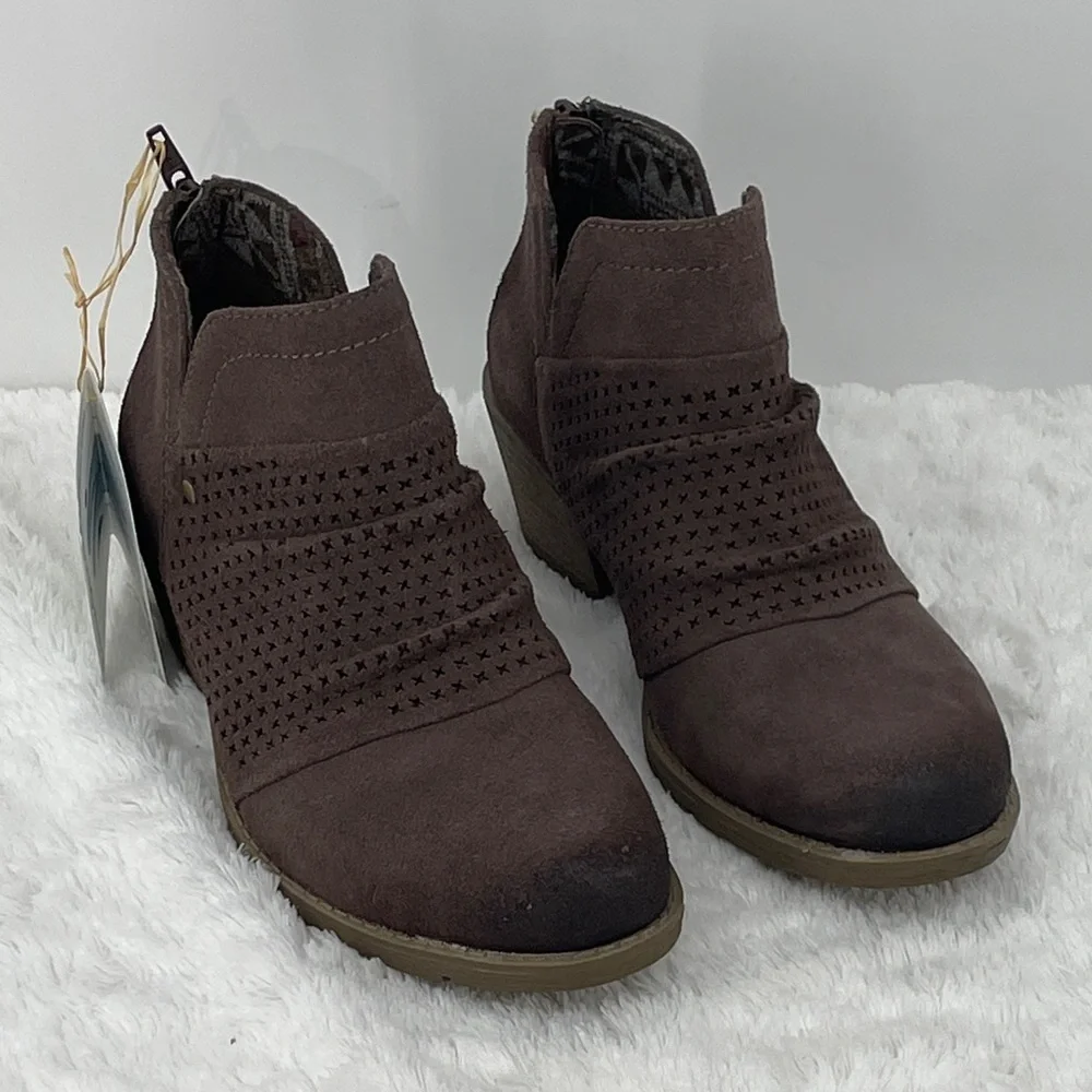 Earth Origins AMANDA Dark Brown Ankle Booties ZIPPER BACK SIZE 6.5 M NEW